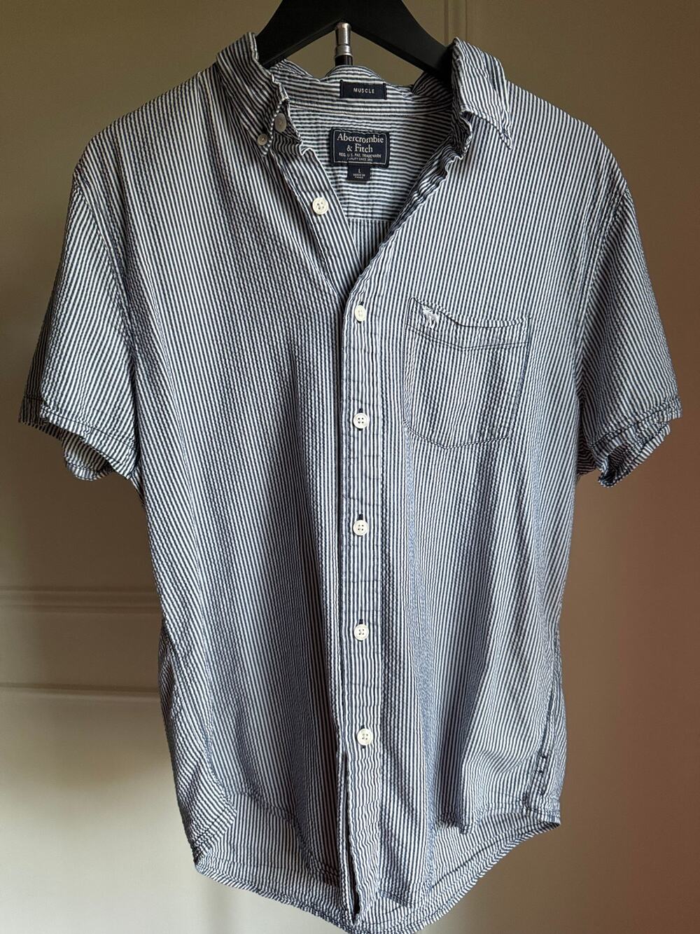 Abercrombie & Fitch Muscle Fit Seersucker Shirt Blue White Stripe Large